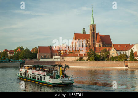 Pomeriggio autunnale sul fiume Oder a Wroclaw, Bassa Slesia, Polonia. Foto Stock