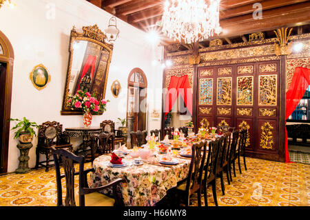 La sala da pranzo, Pinang Peranakan, Museo Lebuh Gereja, Georgetown, Penang, Malaysia Foto Stock