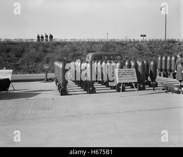 B-29 Super bomba fortezza di carico, Washington DC, Stati Uniti d'America, J. Sherrell Lakey per ufficio di informazione di guerra, Novembre 1944 Foto Stock