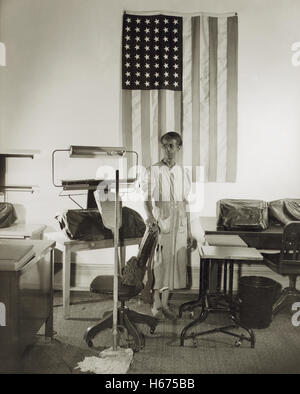 Governo Charwoman, Washington DC, Stati Uniti d'America, Gordon parchi per ufficio di informazione di guerra, Agosto 1942 Foto Stock