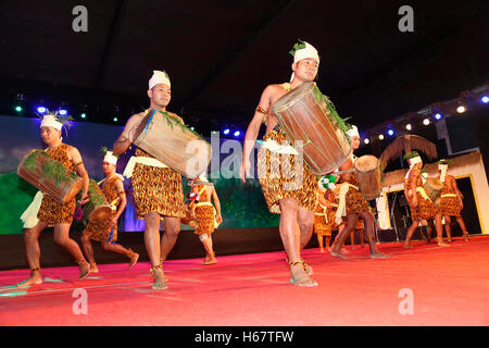 Limbu danza, Darjeeling, West Bengal, India Foto Stock