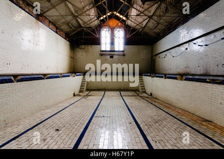 Bagni di Templemore, Belfast, uno dei tre bagni pubblici costruiti durante il periodo Vittoriano per persone di lavare con acqua calda. Foto Stock