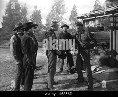 FORREST TUCKER, RANDOLPH SCOTT, CORONER CREEK, 1948 Foto Stock