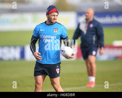 L'Inghilterra del Josh Hodgson durante una sessione di formazione a sud di Leeds Stadium. Stampa foto di associazione. Picture Data: martedì 25 ottobre, 2016. Vedere PA storia RUGBYL Inghilterra. Foto di credito dovrebbe leggere: Danny Lawson/filo PA. Restrizioni: solo uso editoriale, nessun uso commerciale senza la preventiva autorizzazione, si prega di contattare PA immagini per ulteriori informazioni: Tel: +44 (0) 115 8447447. Foto Stock