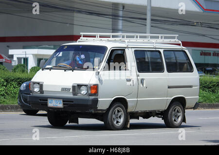 CHIANGMAI, Tailandia - 8 ottobre 2016: Vecchia Toyota Liteace pulmino privato. Sulla strada No.1001, 8 km da Chiangmai Area Business. Foto Stock