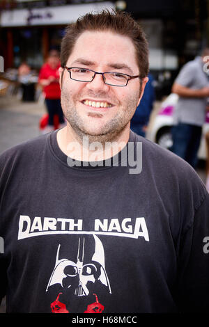 Darth Naga presso un chili di mangiare contest at The Oxfordshire Chili Festival tenutosi a Abingdon Foto Stock