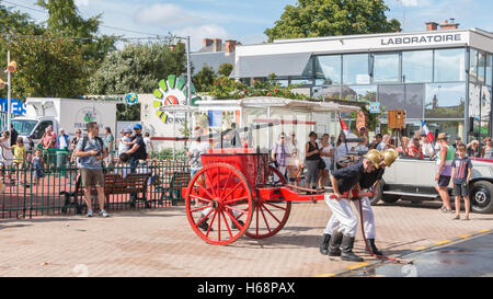 Challans, Francia - 11 Agosto 2016 : una volta evento Challans 'Autrefois Challans' organizzata dalla città e si immerge i visitatori in th Foto Stock