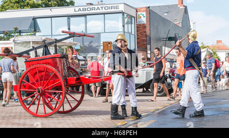 Challans, Francia - 11 Agosto 2016 : una volta evento Challans 'Autrefois Challans' organizzata dalla città e si immerge i visitatori in th Foto Stock