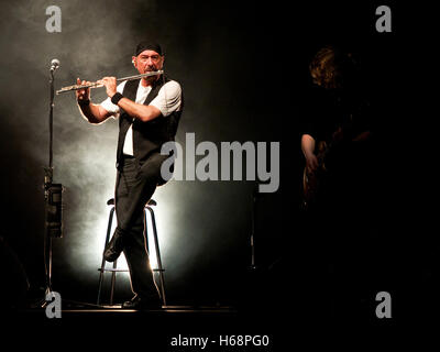 Ian Anderson dei Jethro Tull famosa rock band esegue un concerto dal vivo il 9 marzo 2011 a Nicosia, Cipro Foto Stock