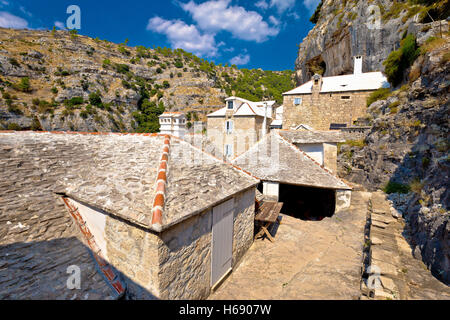 Pustinja Blaca deserto di pietra hermitage sull'isola di Brac, Dalmazia, Croazia Foto Stock