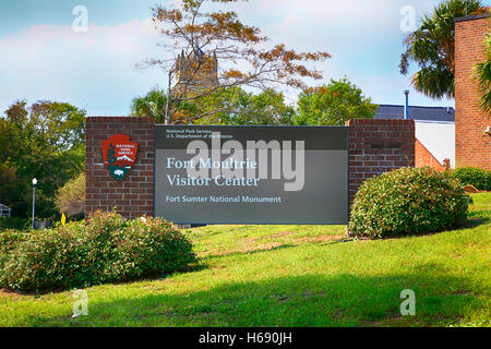 Fort Moultrie Visitor Center segno su Sullivan's Island in SC Foto Stock