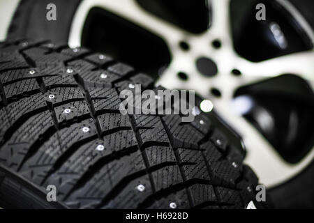 Pneumatici per auto con profondità di campo Foto Stock