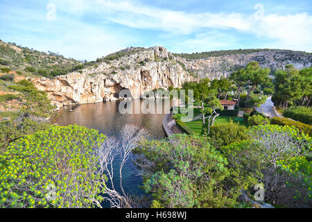 Vouliagmeni lake in Attica Grecia Foto Stock