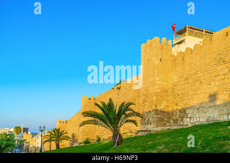 Sousse è una delle medine più grande in Tunisia, la quasi totalità di esso è circondato da bastione medievale, Tunisia. Foto Stock