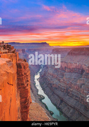 Alba sul fiume Colorado in toroweap si affacciano nel parco nazionale del Grand Canyon, Arizona Foto Stock