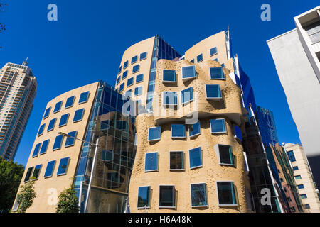 Il Dr Chau Chak Wing Building a Sydney. Essa ospita la Business School della University of Technology di Sydney Foto Stock