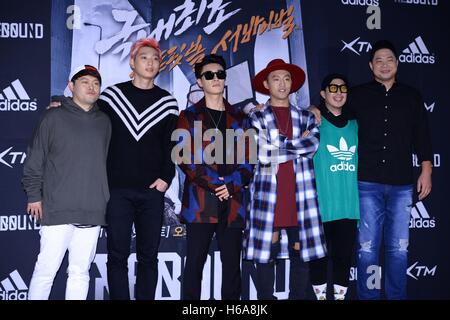 Seul in Corea. 25 ott 2016. HaHa, Jung Jin Woon e San E ecc frequentare show Basket rimbalzo in Seoul, Corea il 25 ottobre, 2016.(Cina e Corea diritti) © TopPhoto/Alamy Live News Foto Stock