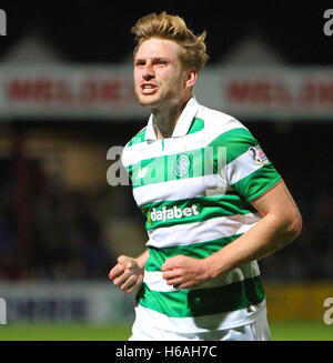 Victoria Park, Dingwall, Scozia. 26 ott 2016. Premier League scozzese di calcio. Ross County versus celtico. Stuart Armstrong celebra il suo obiettivo Credito: Azione Sport Plus/Alamy Live News Foto Stock