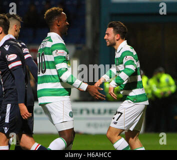 Victoria Park, Dingwall, Scozia. 26 ott 2016. Premier League scozzese di calcio. Ross County versus celtico. Moussa Dembele celebra il suo obiettivo Credito: Azione Sport Plus/Alamy Live News Foto Stock