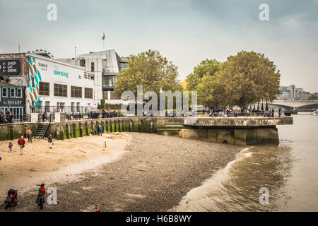 Proposta di sito del controverso Giardino Ponte a Londra il South Bank, Waterloo, Lambeth, REGNO UNITO Foto Stock