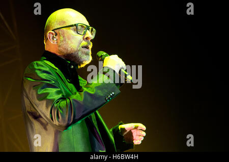 Mario Biondi live al Auditorium Parco della Musica durante il tour di oltre 2015 Foto Stock