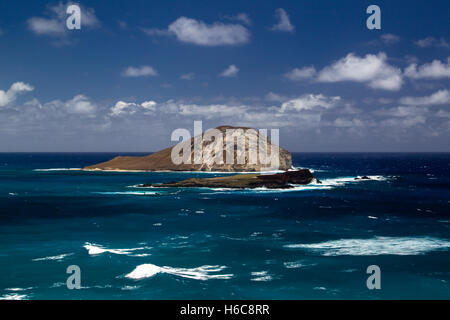 Manana Island, un'isola uninhabitated e il santuario degli uccelli presso la costa est di Oahu, Hawaii, Stati Uniti d'America. Foto Stock