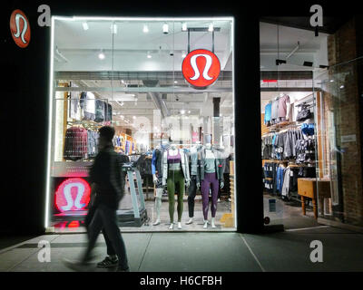 Un Lululemon Athletica store nel trendy Meatpacking District di New York su Mercoledì, 19 ottobre 2016. (© Richard B. Levine) Foto Stock