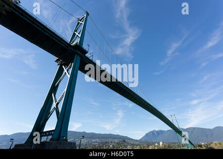 Vancouver, Canada: Ponte Lions Gate dall'estremità sud a Stanley Park. Foto Stock