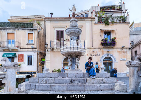 Piazza Duomo, Taormina, Messina, Sicilia, Italia Foto Stock