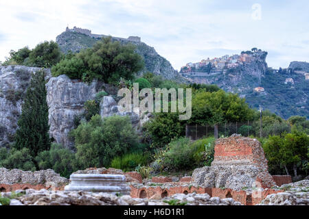 Castelmola, monte Tauro, Taormina, Sicilia, Italia Foto Stock