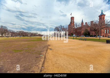 WASHINGTON DC, Stati Uniti d'America - 31 gennaio 2006: Il Castello, prima Smithsonian Institution building, progettato dall'architetto James Renwick, Foto Stock