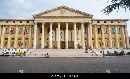 Municipio di Verona, Palazzo Barbieri è uno stile neoclassico palazzo , Piazza Bra nel centro di Verona, Italia, Europa Foto Stock