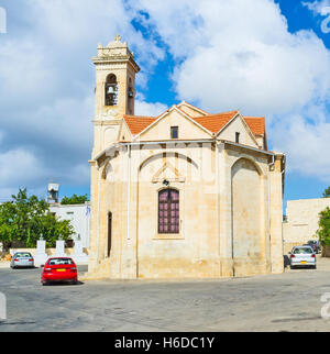 La chiesa di Aghios Minas è situato nel centro del villaggio di Neo Chorio, Cipro. Foto Stock