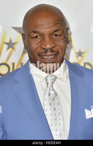 Mike Tyson assiste il 'Hollywood Walk of Fame onori' evento al complesso Taglyan su ottobre 25, 2016 a Los Angeles, California | Verwendung weltweit/picture alliance Foto Stock