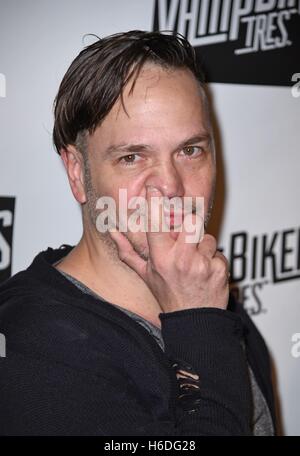 New York, NY, STATI UNITI D'AMERICA. 26 ott 2016. Michael Alig presso gli arrivi di nuovi registi programma Halloween: VAMP BIKERS TRES Premiere, Antologia Archivio Film, New York, NY Ottobre 26, 2016. © Derek Storm/Everett raccolta/Alamy Live News Foto Stock