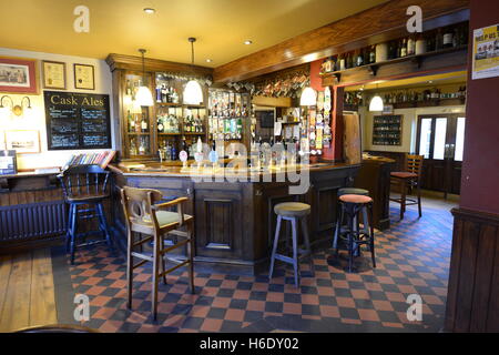 British pub, public house. Si tratta di sette stelle nel Rugby Warwickshire. Un CAMRA approvato pub. Foto Stock