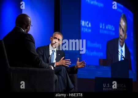 Stati Uniti Il presidente Barack Obama partecipa a una discussione a Stati Uniti-Africa Business Forum Il 5 agosto 2014 a Washington, DC. Foto Stock