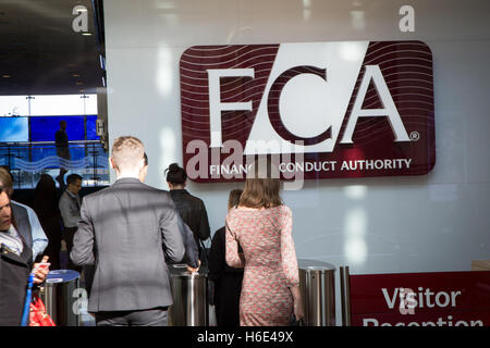 Gli uffici del comportamento finanziario competente (FCA), a Canary Wharf, Londra Foto Stock