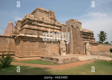 Ingresso, il tempio di Brihadisvara, Gangaikondacholapuram, Tamil Nadu, India. Vista da sud-est. Foto Stock