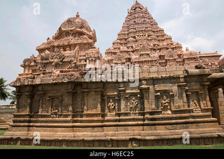 Tenkailasa santuario. Nicchie sulla parete meridionale. Tempio di Brihadisvara complessa, Gangaikondacholapuram, Tamil Nadu, India. Foto Stock