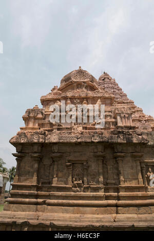 Santuario tenkailasa. nicchie sulla parete meridionale. brihadisvara tempio complesso, gangaikondacholapuram, Tamil Nadu, India. vista dal Foto Stock