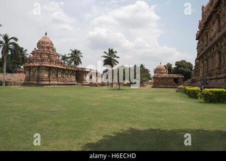 Amman Tempio della Dea Brihannayaki, il tempio di Brihadisvara complessa, Gangaikondacholapuram, Tamil Nadu, India. Vista da sud Wes Foto Stock