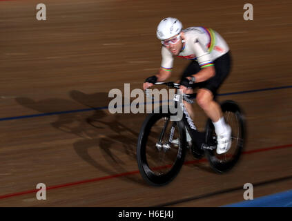 La Gran Bretagna di Mark Cavendish compete nel Madison Chase durante il giorno e tre dei sei giorni della manifestazione presso Lee Valley Velopark, Londra. Foto Stock