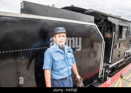 Una vista della popolarissima SL vapore mostra interattiva a Kyoto in Railway Museum il 23 ottobre 2016 a Kyoto, in Giappone. Il protocollo di Kyoto in Railway Museum aperto nel mese di aprile 2016 da JR West sull'ex sito dell'Umekoji treno e Museo di locomotiva a ovest della stazione di Kyoto Foto Stock