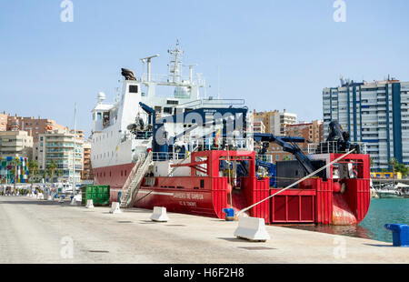 Sarmiento de gamboa ricerche oceanografiche nave ormeggiata nel porto di Malaga, Andalusia, Spagna. Foto Stock