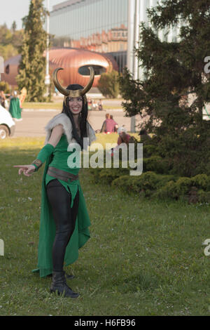 BRNO, Repubblica Ceca - 30 Aprile 2016: Cosplayer vestito come il personaggio Lady Loki da i vendicatori pone a Animefest Foto Stock