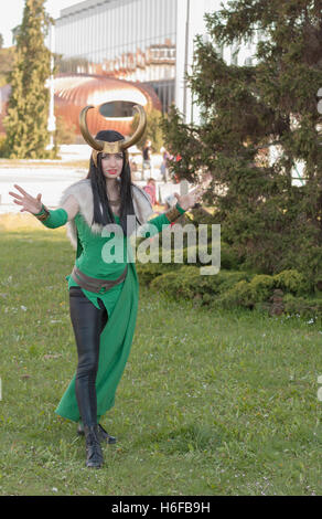 BRNO, Repubblica Ceca - 30 Aprile 2016: Cosplayer vestito come il personaggio Lady Loki da i vendicatori pone a Animefest Foto Stock