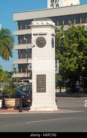 George Town, Grand Cayman, Isole Cayman, Isole dei Caraibi, West Indies, Clock Tower Memoriale al Re Giorgio V Foto Stock