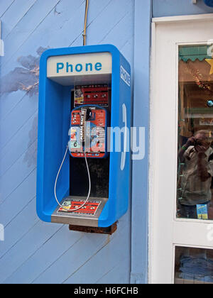 Casella telefono, British Virgin Island, Pussers sbarco, Tortola, Sopers foro, Marina Wharf, Caraibi, West Indies, Foto Stock