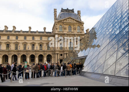 Palais du Louvre, Parigi, Francia, Europa Foto Stock